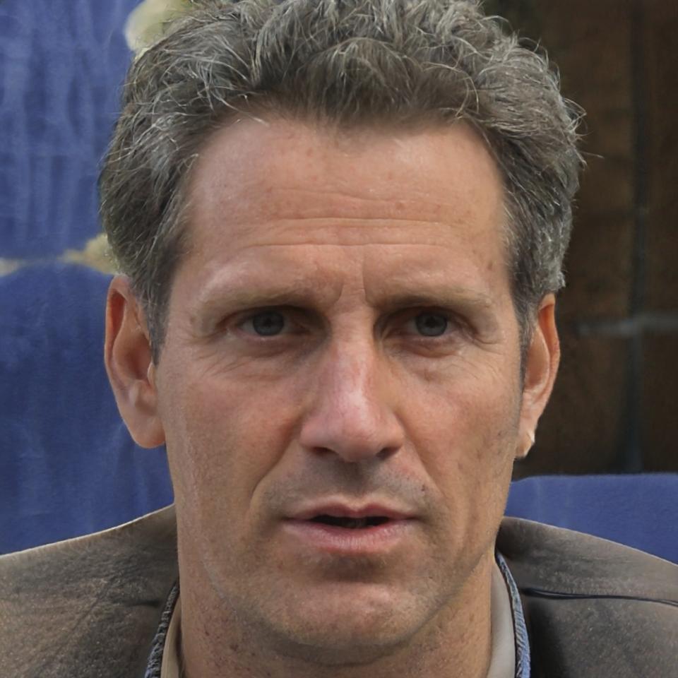 Dr. Miguel Hernández, Director de Investigación Financiera